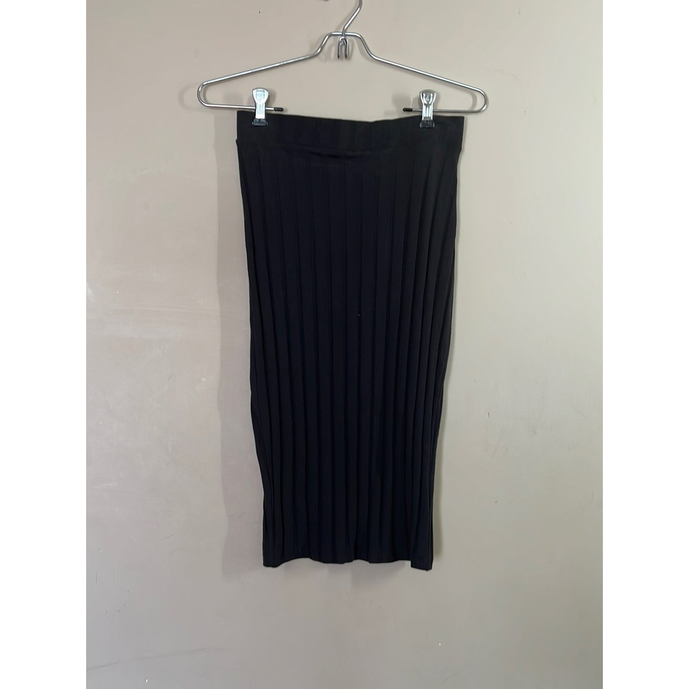 NWT. Black Pencil Skirt